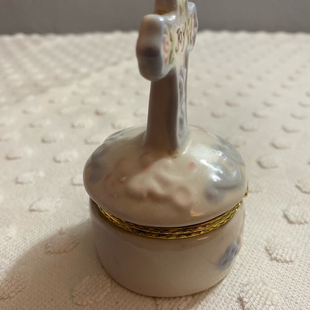 Cross Trinket Box - Picture 4 of 7